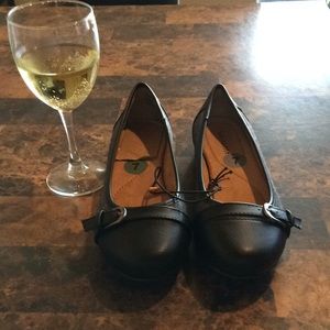 New White Mt Black Mary Janes women’s size 7